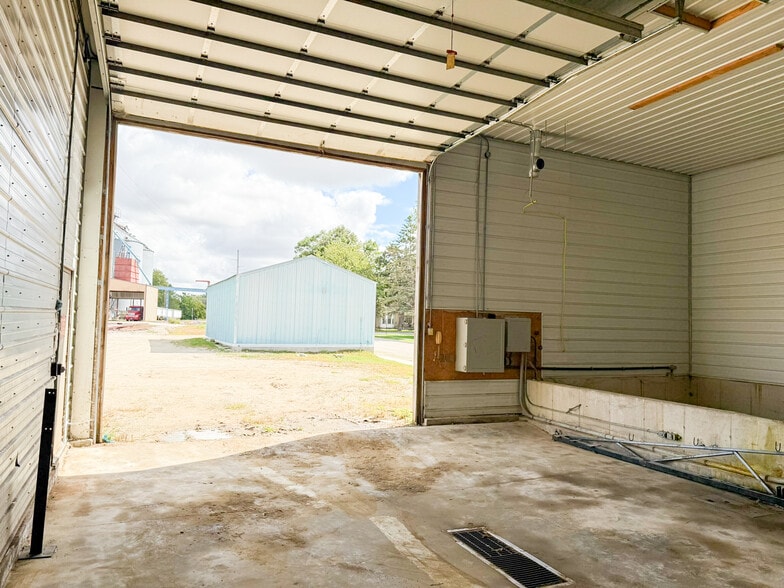More Photos Of 14 1st SE st, Dodge Center Industrial For Sale
