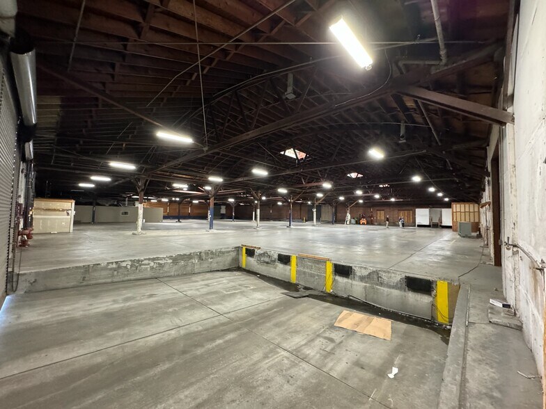 More Photos Of 2855 Mandela Pky, Oakland Distribution For Lease