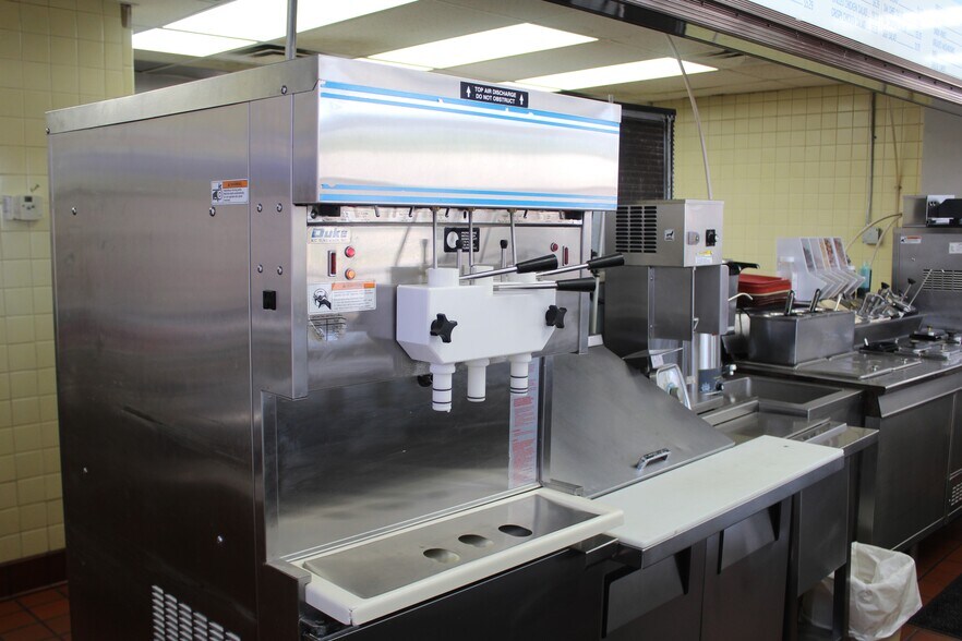 More Photos Of 1223 Main St, Woodward Fast Food For Sale