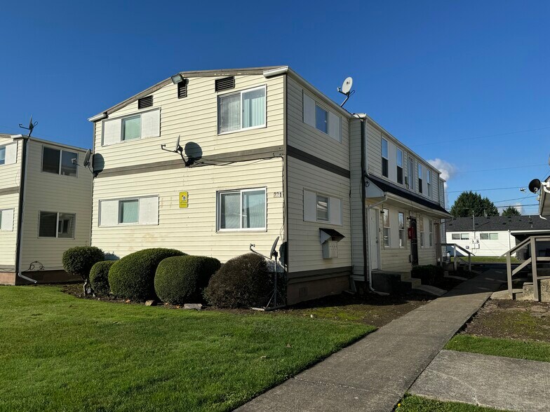 More Photos Of 255 Beech St, Longview Apartments For Sale