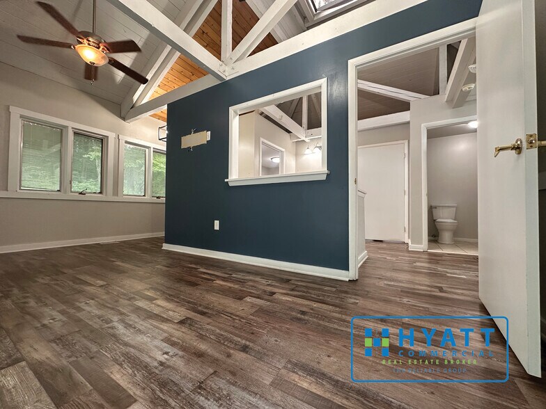 More Photos Of 1300 Ritchie Hwy, Arnold Office For Lease