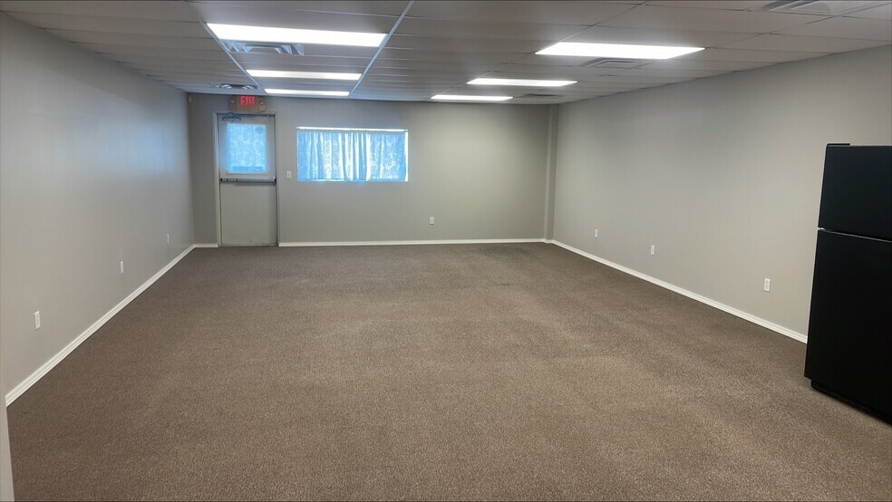 More Photos Of 25760 E Admiral Pl, Catoosa Self Storage For Lease