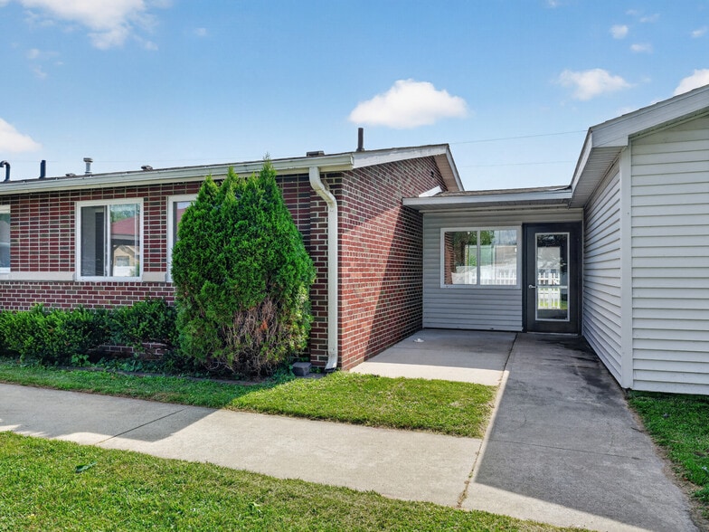 More Photos Of 200 S 4th St, Kawkawlin Assisted Living For Sale