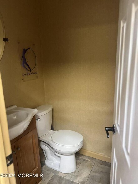 More Photos Of 4-12 Merchants Way, Colts Neck Freestanding For Lease