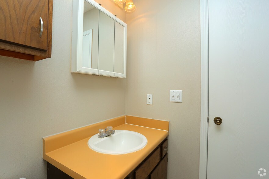More Photos Of 6326 S 107th East Ave, Tulsa Apartments For Sale