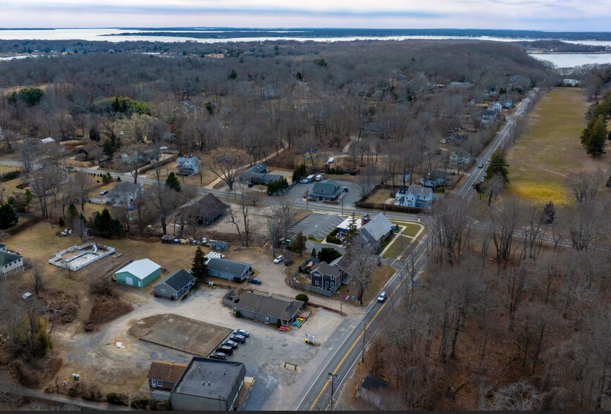 More Photos Of 25 West Neck Rd, Shelter Island Freestanding For Sale