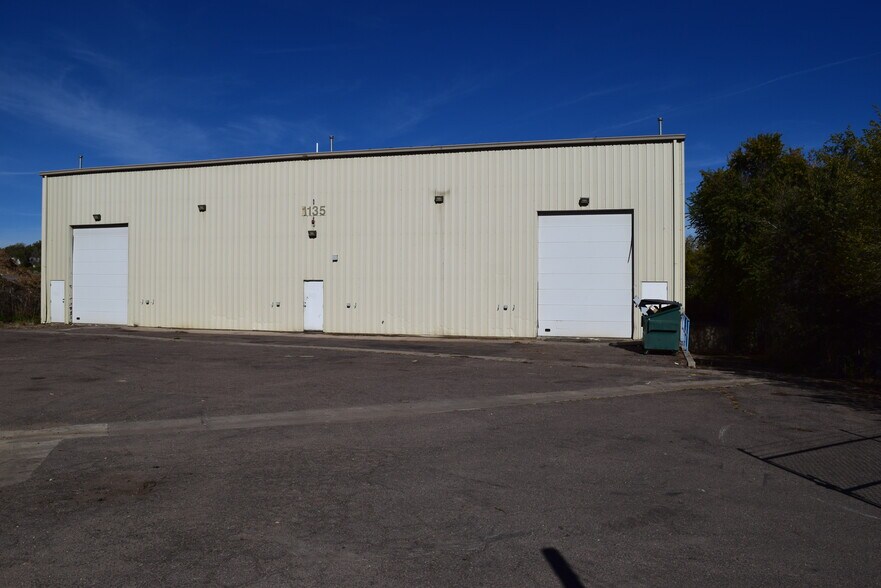 More Photos Of 1125-1135 Depew Ct, Lakewood Warehouse For Lease