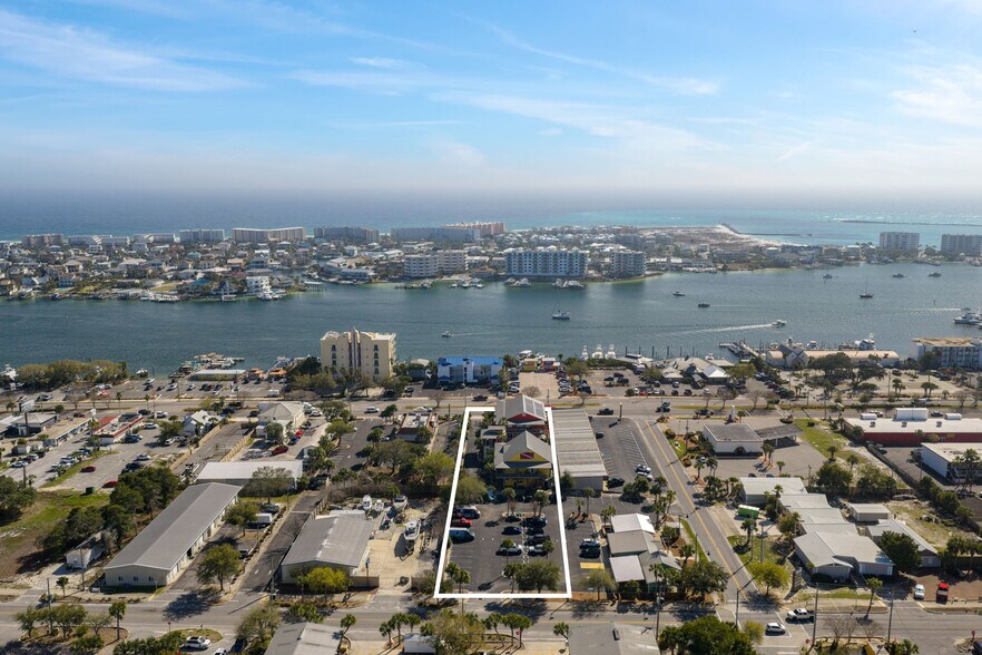 More Photos Of 503 Harbor Blvd, Destin Office For Lease