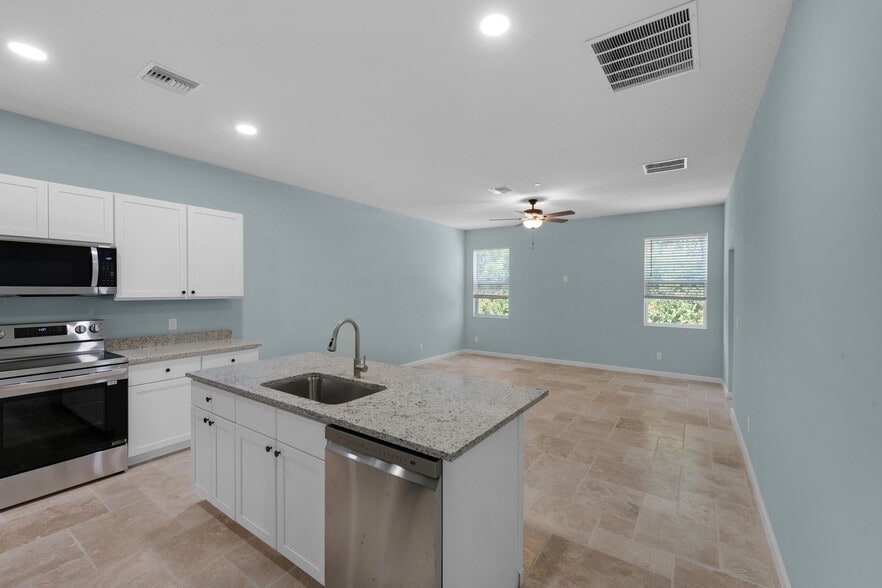 More Photos Of 401 18th St, Vero Beach Apartments For Sale