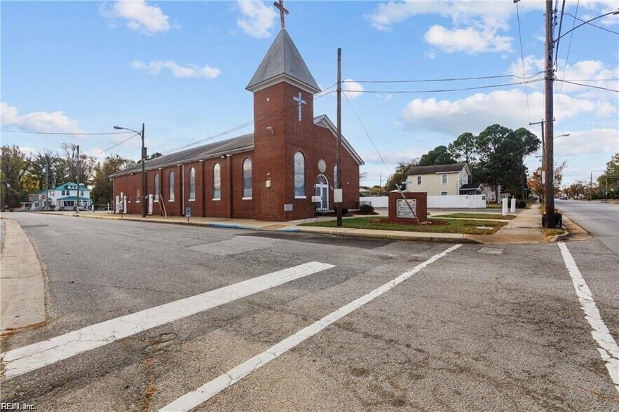 More Photos Of 1613 E Washington St, Suffolk Religious Facility For Sale