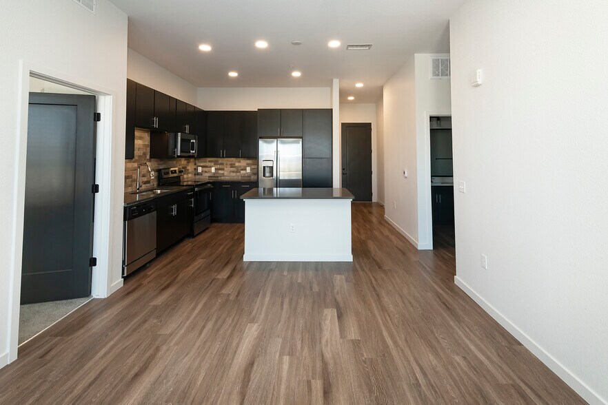 More Photos Of 270 E Flatiron Crossing Dr, Broomfield Apartments For Lease