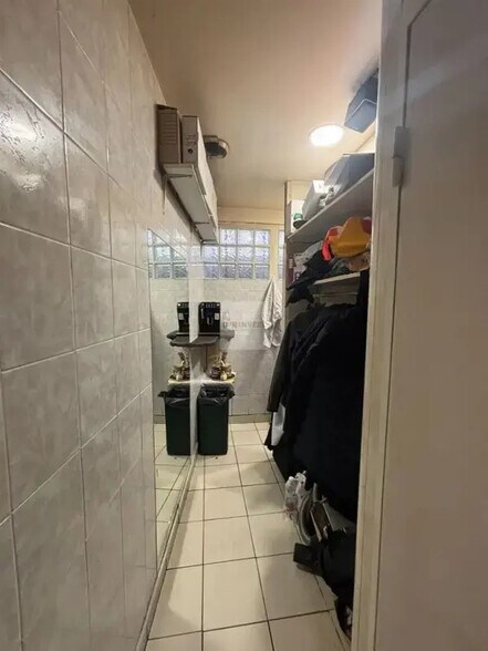 More Photos Of 29 Rue De L'Arcade, Paris Flex For Lease