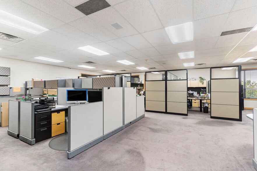 More Photos Of 1480 E Ridgeline Dr, Ogden Office For Sale