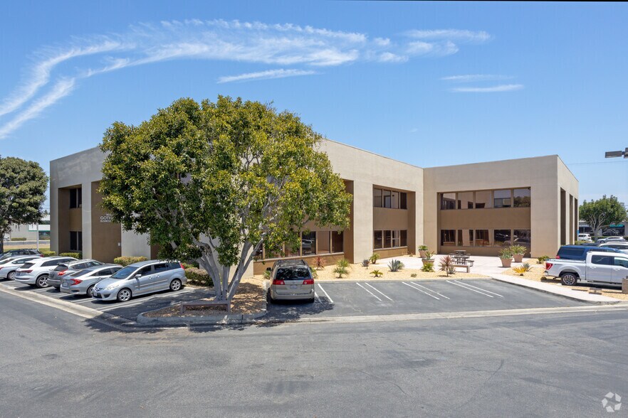 More Photos Of 16541 Gothard St, Huntington Beach Office For Lease