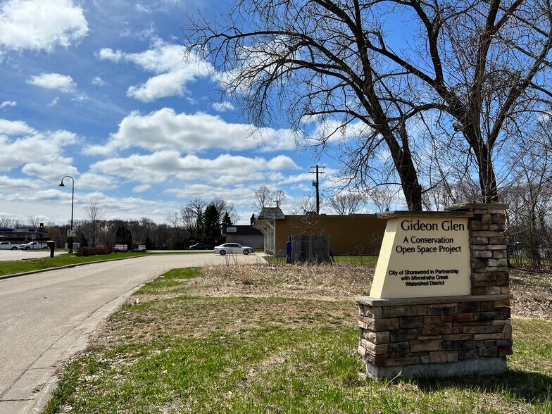 More Photos Of 5660 Manitou Rd, Shorewood Freestanding For Sale