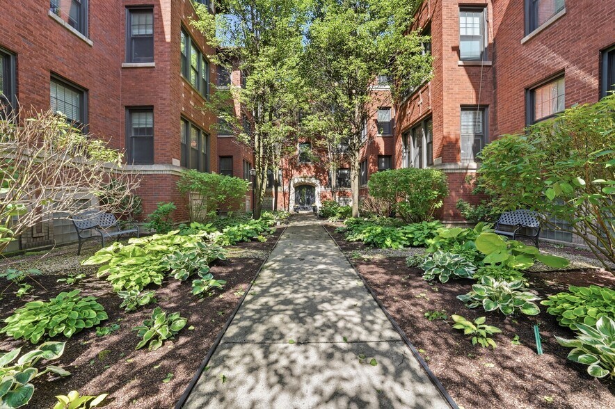 More Photos Of 5022-5030 N Winthrop Ave, Chicago Apartments For Sale