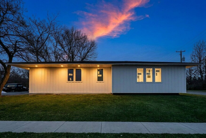 More Photos Of 4571 Sunrise Hwy, Bohemia Office For Sale