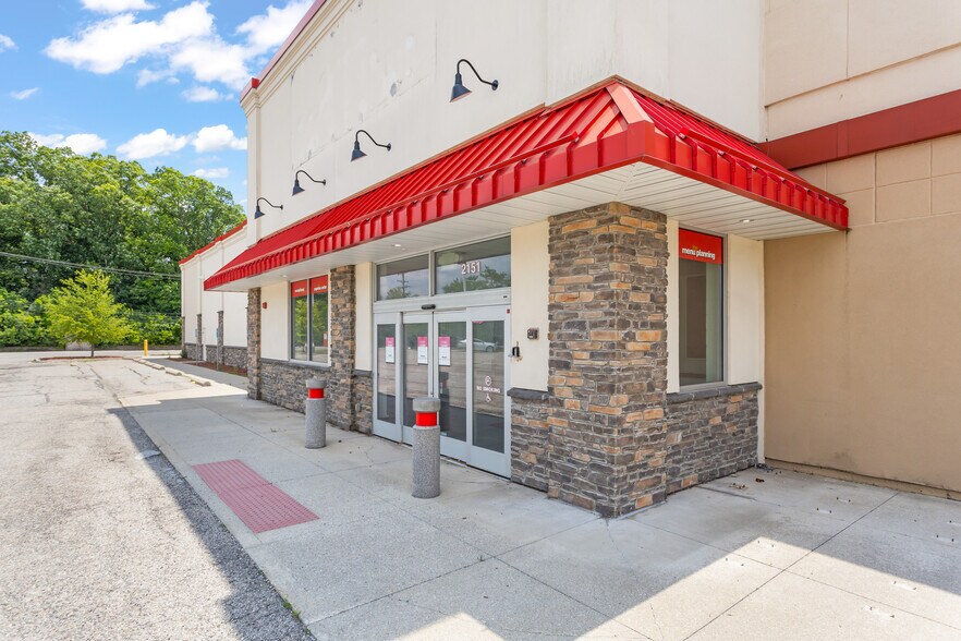 More Photos Of 2151 W Liberty St, Ann Arbor Freestanding For Lease