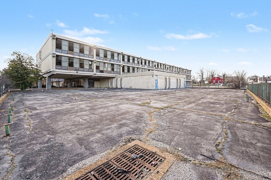 More Photos Of 5750 Lotus, Saint Louis Schools For Sale