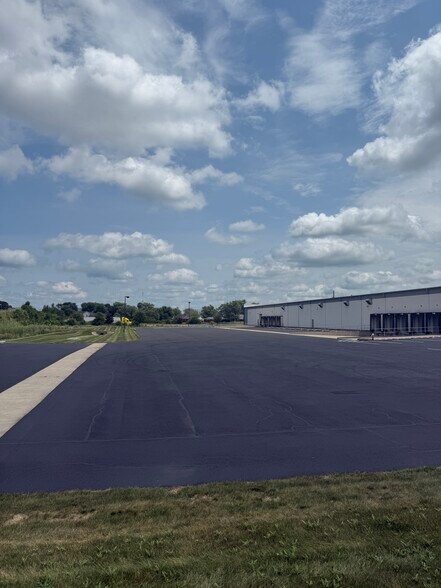 More Photos Of 1410-1440 N Vandemark Rd, Sidney Warehouse For Lease