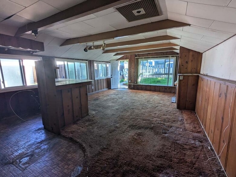 More Photos Of 702 Vesta St, Inglewood Manufacturing For Sale