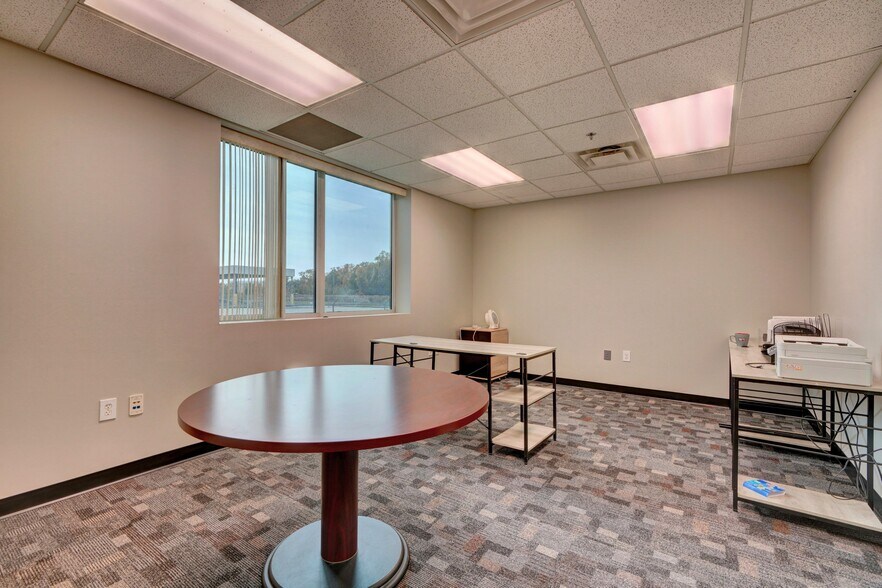 More Photos Of 2371 Wilroy Rd, Suffolk Flex For Sale