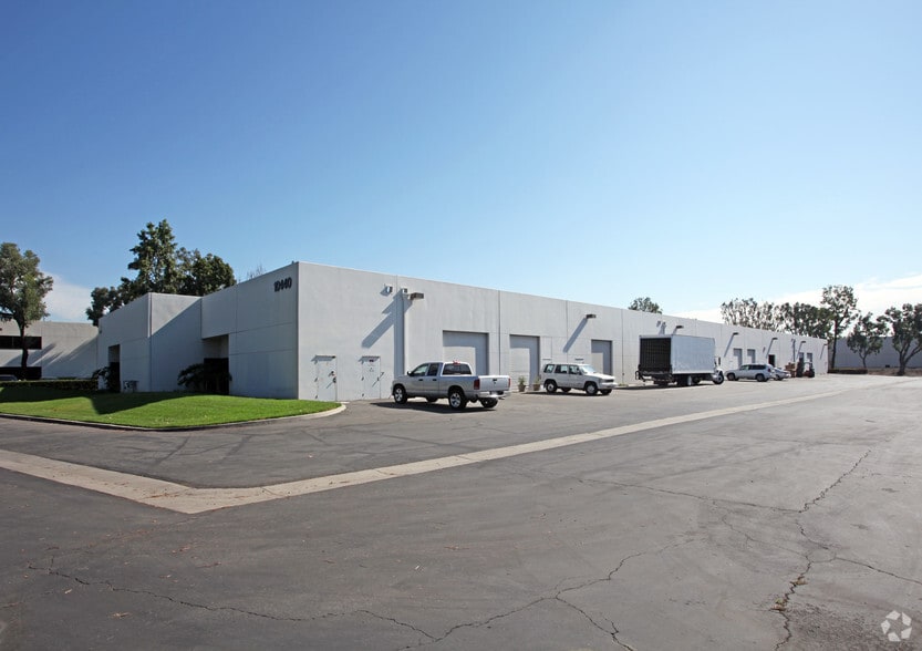 More Photos Of 10440 Pioneer Blvd, Santa Fe Springs Light Distribution For Lease