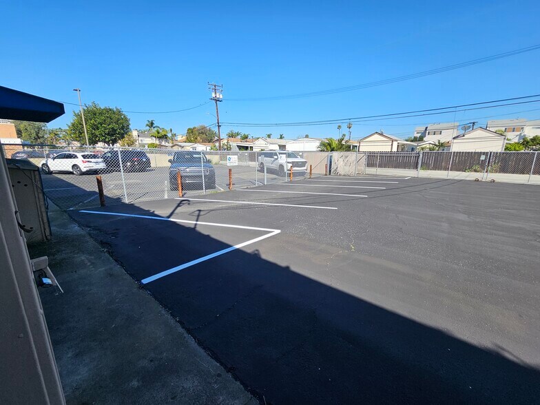 More Photos Of 534 W 19th St, Costa Mesa Storefront Retail Office For Lease