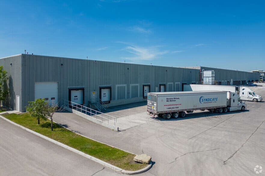 More Photos Of 10710 25th St NE, Calgary Warehouse For Lease