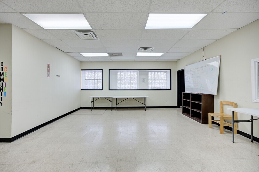 More Photos Of 19953 Conant St, Detroit Medical For Sale