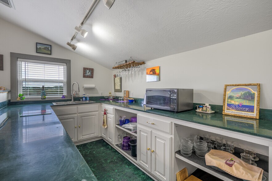 More Photos Of 1441 Salem Rd, Brenham Specialty For Sale