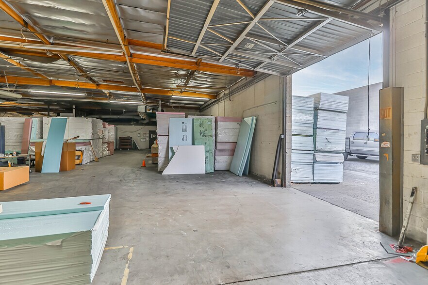 More Photos Of 1005 W Isabel St, Burbank Warehouse For Lease