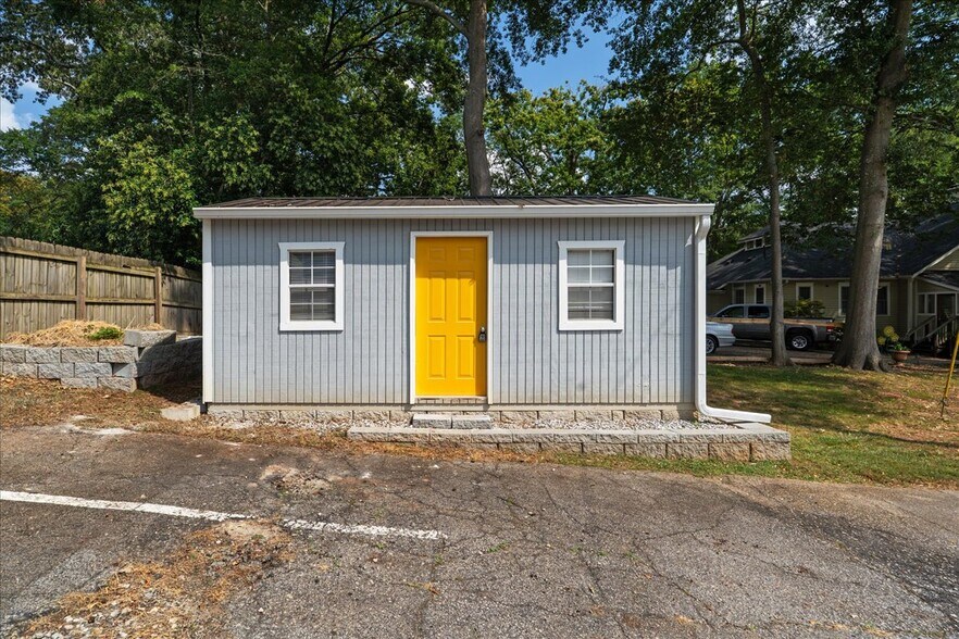 More Photos Of 1701 Hawthorne Ave, College Park Apartments For Sale