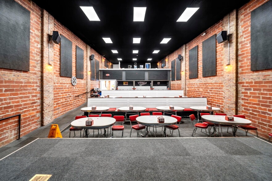 More Photos Of 174 Miracle Strip Pky SE, Fort Walton Beach Storefront For Lease