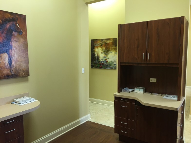 More Photos Of 1601-1747 S Cicero Ave, Cicero General Retail For Lease