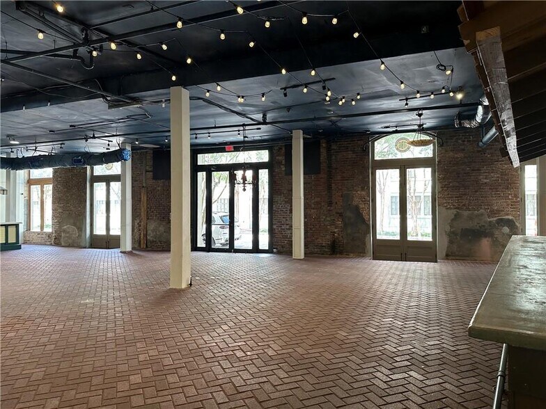 More Photos Of 840 Tchoupitoulas St, New Orleans Storefront Retail Residential For Sale