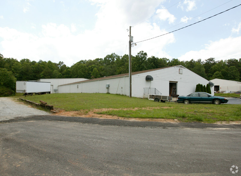 Primary Photo Of 1794 Poplar Drive Ext, Greer Manufacturing For Sale