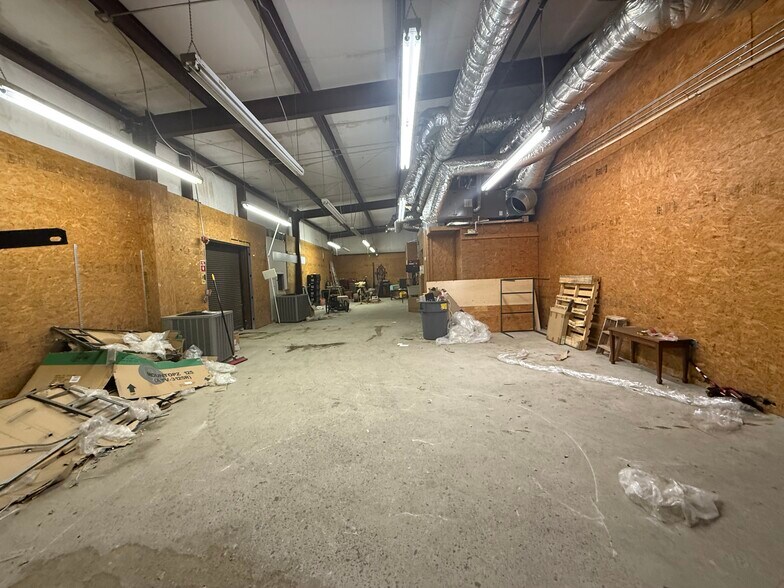 More Photos Of 1041 Highway 280/431 Byp, Phenix City Light Distribution For Lease