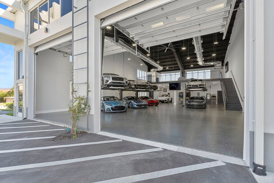 More Photos Of 3584 Plover, Naples Warehouse For Sale