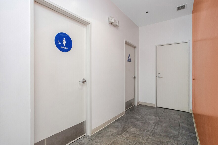 More Photos Of 2991-2995 E White Star Ave, Anaheim Warehouse For Sale