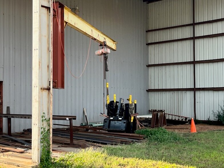 More Photos Of 1205 E Coke Rd, Winnsboro Manufacturing For Sale