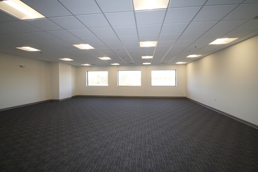 More Photos Of 28 Riverside Dr, Pembroke Research And Development For Lease