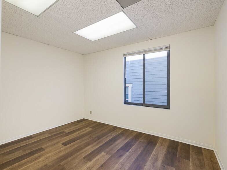 More Photos Of 302 W Grand Ave, El Segundo Office For Lease