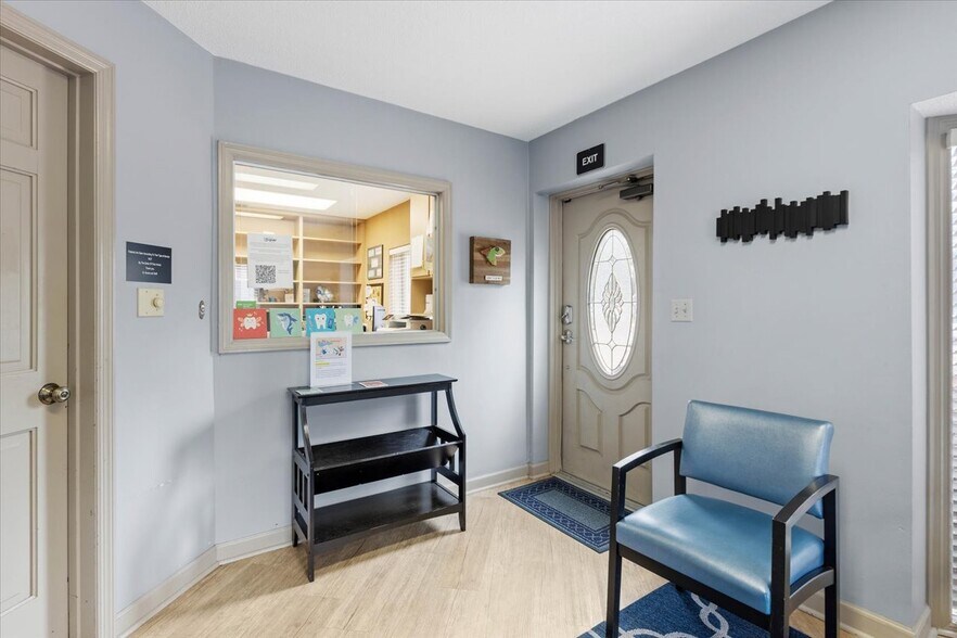More Photos Of 235-237 John Knox Rd, Tallahassee Medical For Sale