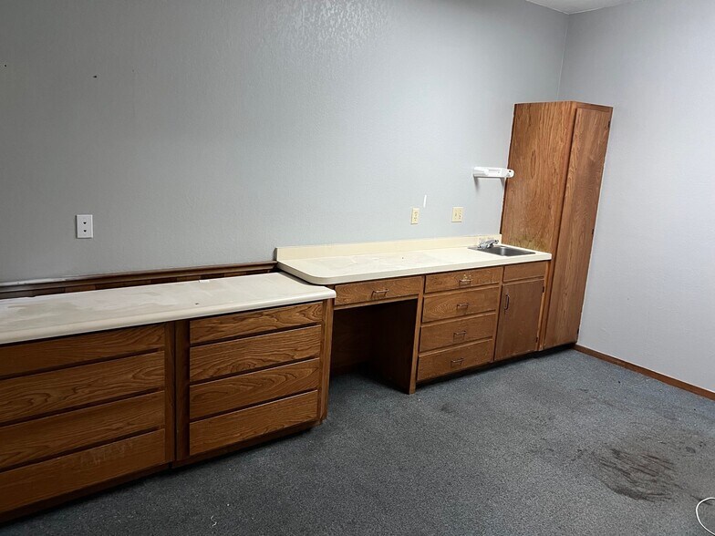 More Photos Of 10618 Combie Rd, Auburn Healthcare For Lease