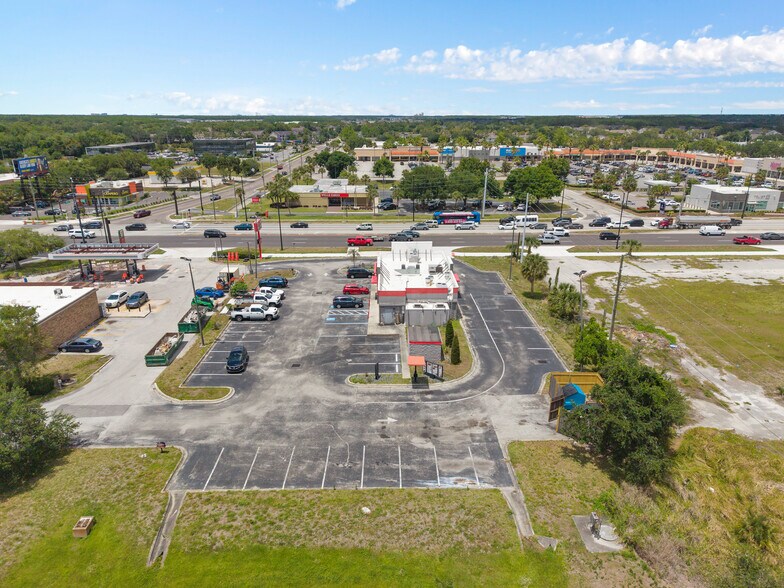 More Photos Of 3250 W Vine St, Kissimmee General Retail For Sale