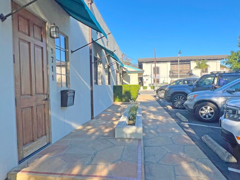 More Photos Of 1715 State St, Santa Barbara Office For Lease