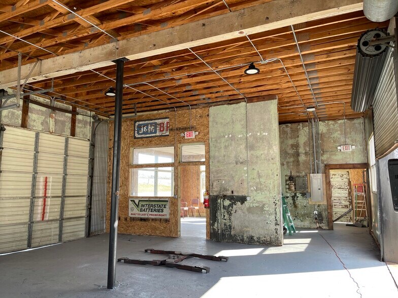 More Photos Of 538 W Atlanta St SE, Marietta Auto Repair For Lease