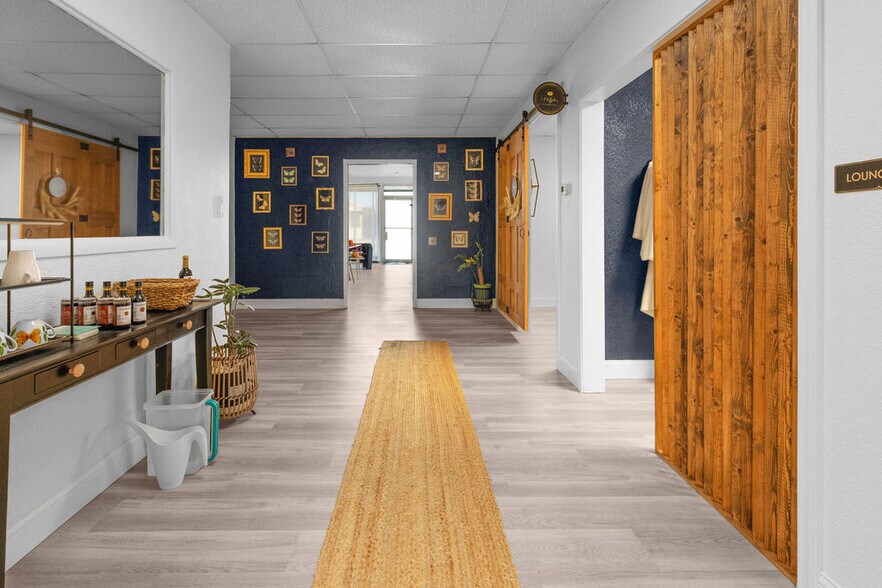 More Photos Of 1104 11th St, Wichita Falls Storefront Retail Office For Sale