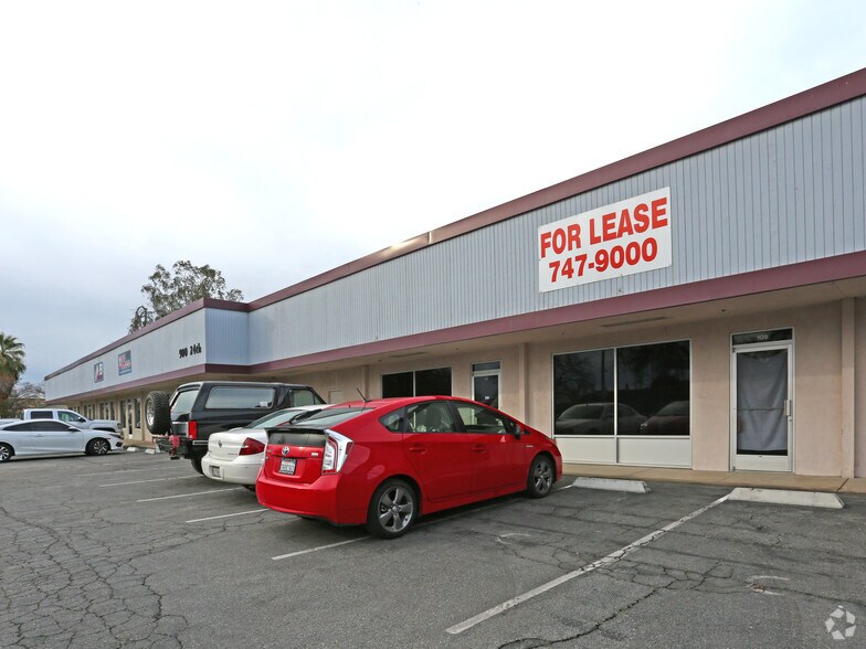 More Photos Of 900 24th St, Bakersfield Warehouse For Lease